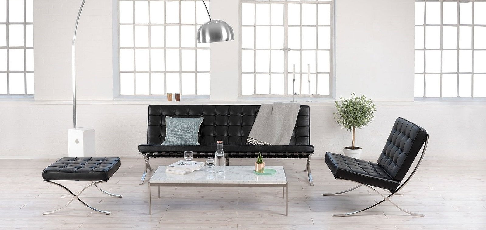 Ottoman BARNA (T), acero inoxidable, similpiel negra
