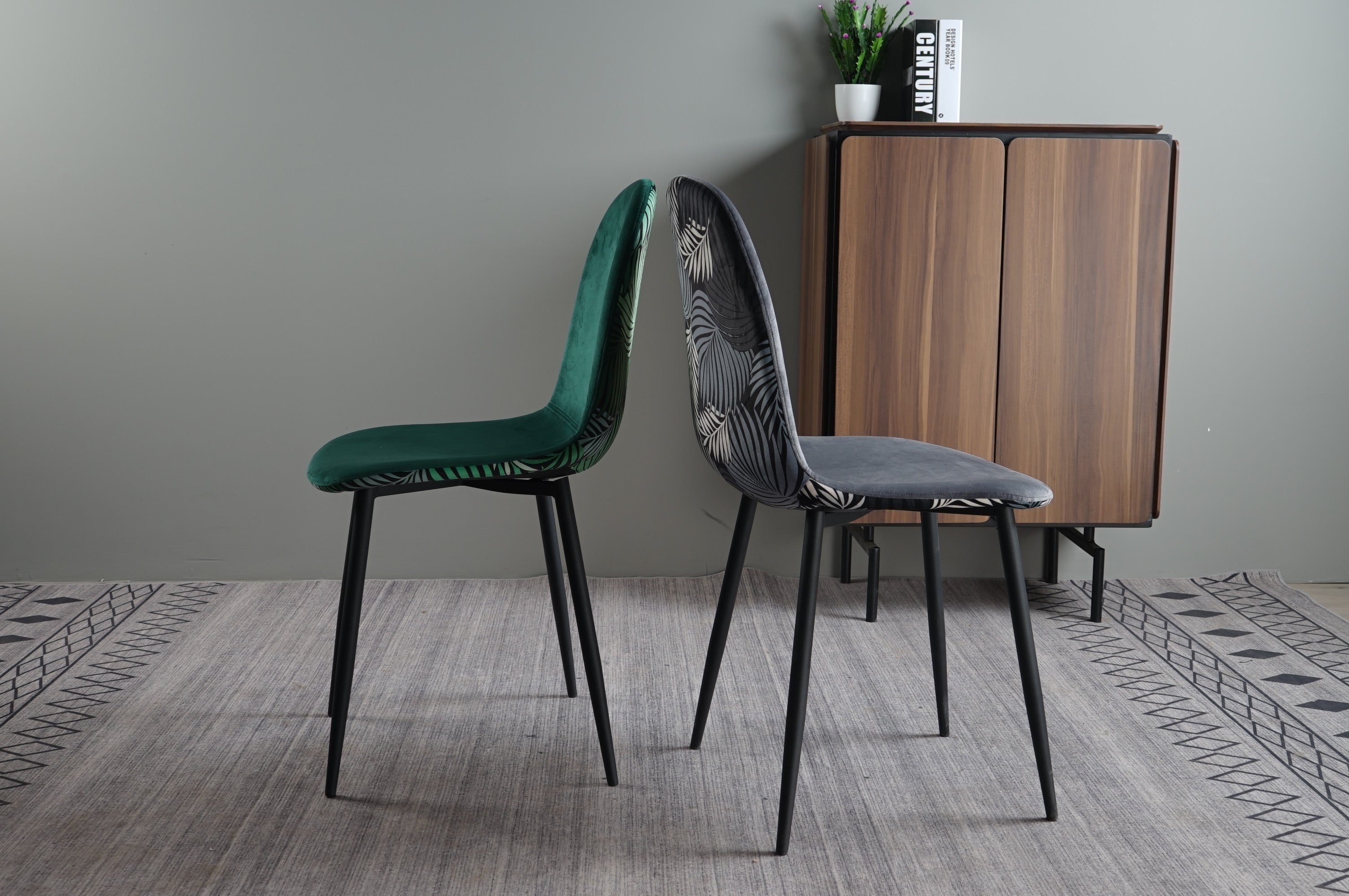 Silla HORUS NEW, metal, tapizado velvet verde con trasera floral a juego