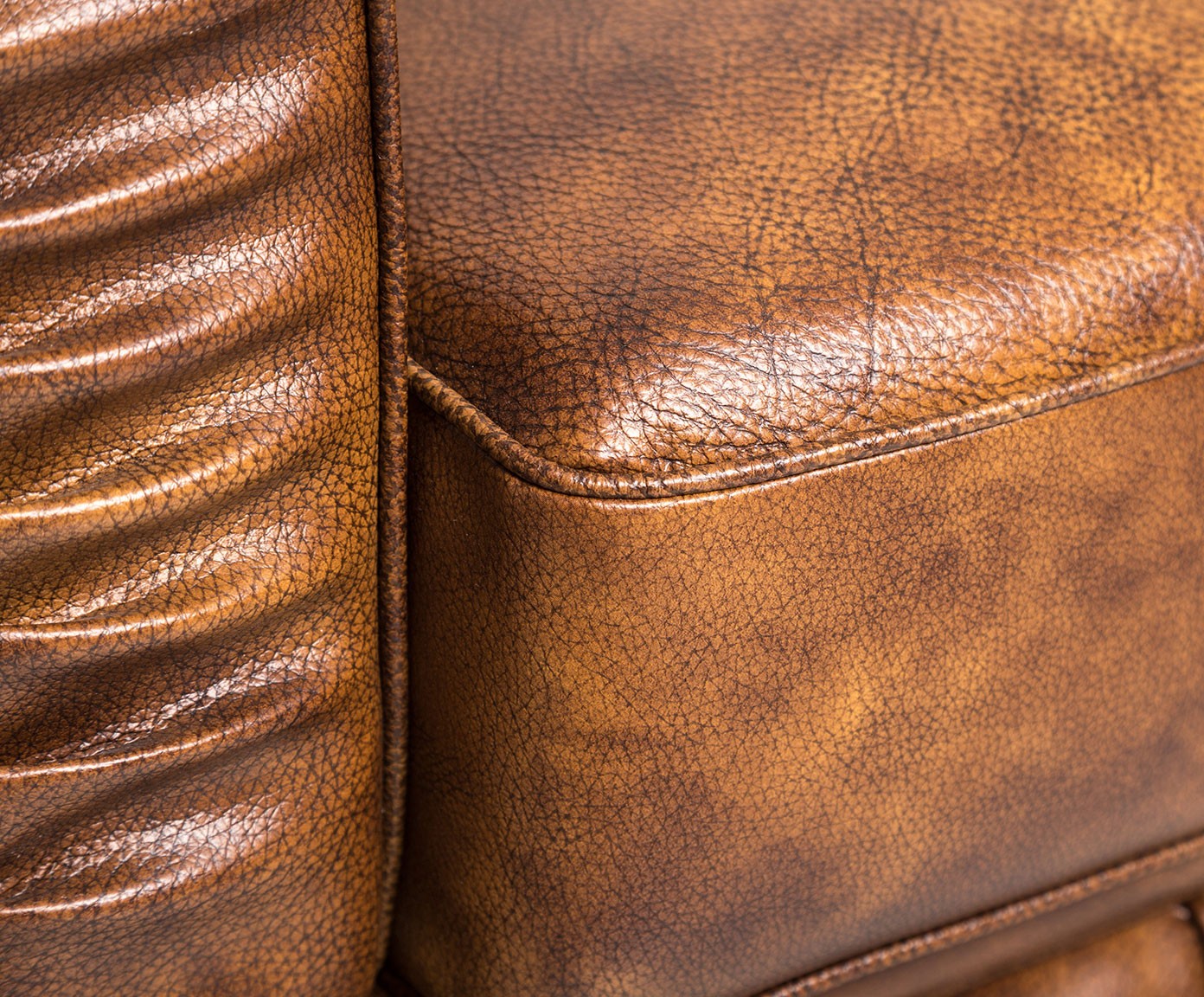 Sillón CHESTER, similpiel cuero viejo