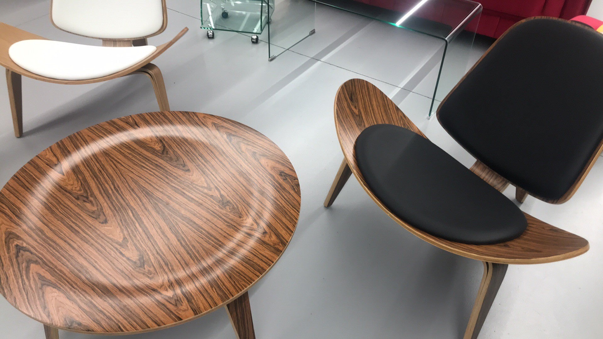 Sillón NORDIC (R), palo rosa, similpiel negra