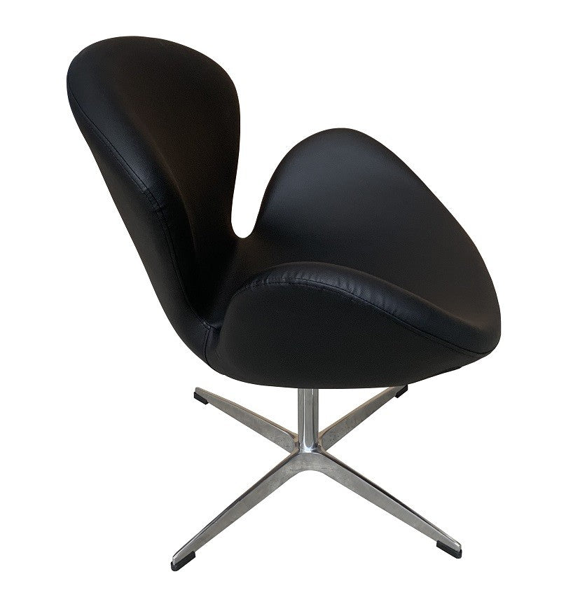 Sillón SW, tapizado en similpiel negra